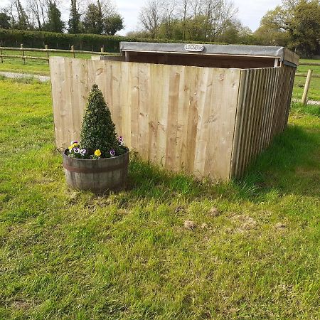 Glamping At The Retreat Wiltshire Is Rural Bliss Chippenham (Wiltshire) Exterior foto