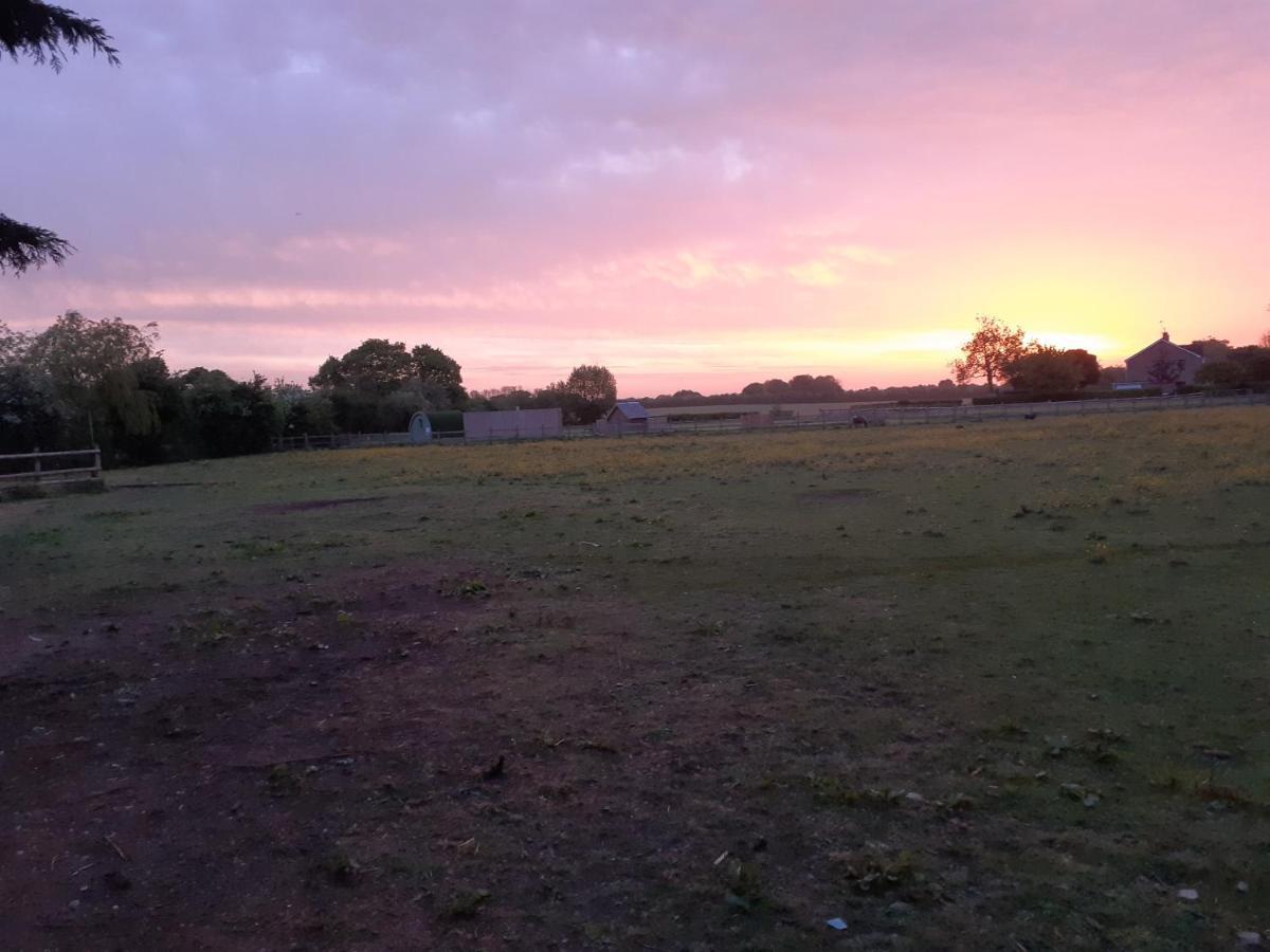 Glamping At The Retreat Wiltshire Is Rural Bliss Chippenham (Wiltshire) Exterior foto